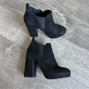 Worthington Nessa Suede chunky heel memory foam bootie